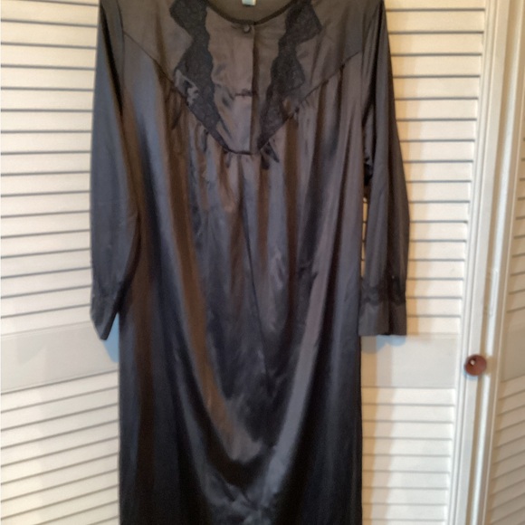 Vintage Nancy King ladies long sleeve nylon nightgown, size medium - Picture 1 of 10